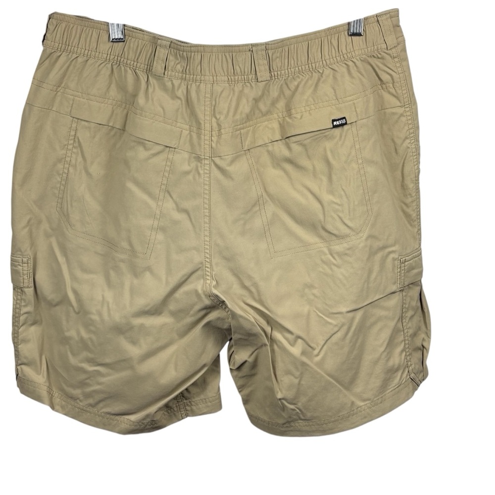 Men's REI Stretch Fabric Expandable Waist Cargo Khaki Colored Shorts 38 Waist - Picture 3 of 8
